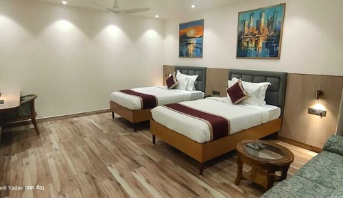 Habitación superior con 1 cama doble o 2 individuales