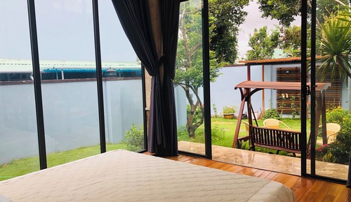 Suite familiar, vistas al jardín