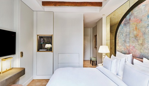 Habitación Deluxe, 1 cama de matrimonio grande, vistas a la ciudad (Castiglione Room)