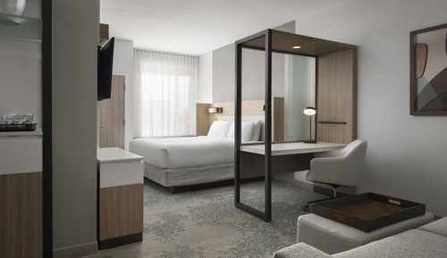 Suite, 1 cama de matrimonio grande (Mobility Accessible, Transfer Shower)