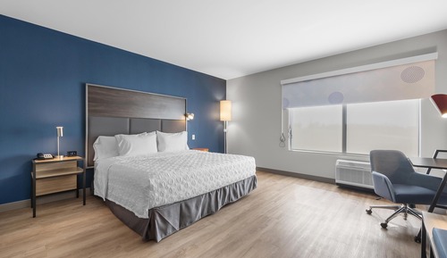 Habitación, 1 cama de matrimonio grande, bañera (Mobility & Hearing)