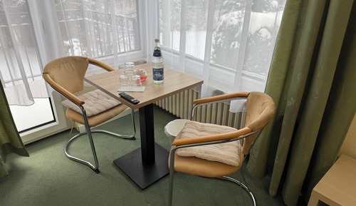 Habitación triple, balcón, vistas al jardín