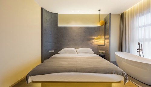 Habitación Deluxe doble, 1 cama de matrimonio grande, patio, vistas al mar