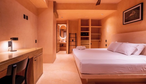 Habitación Confort con 1 cama doble o 2 individuales, vistas a la piscina