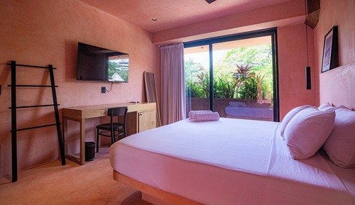 Habitación Deluxe con 1 cama doble o 2 individuales, balcón, vistas al jardín