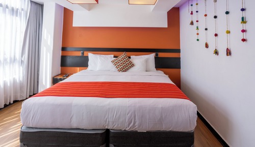 Habitación superior con 1 cama doble o 2 individuales