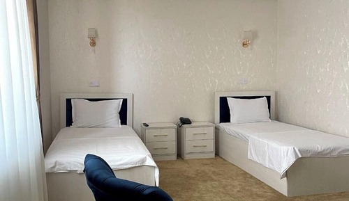 Habitación Deluxe con 1 cama doble o 2 individuales, balcón, vistas a la ciudad