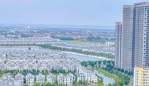 Apartamento superior, balcón, en una planta alta