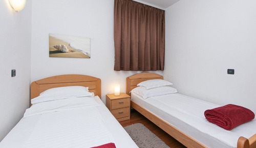 Apartamento (Two-Bedroom Apartment)