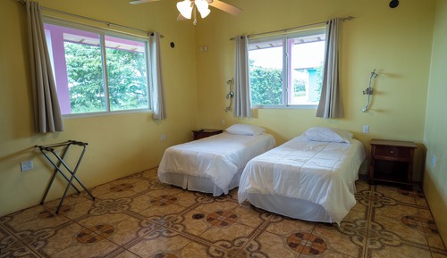 Gorgeous Villa & Animal Sanctuary Sedro