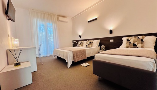 Habitación triple, baño privado