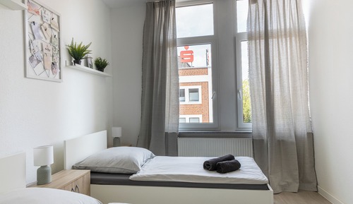 Habitación básica con 1 cama doble o 2 individuales