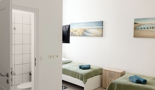 Habitación básica con 1 cama doble o 2 individuales