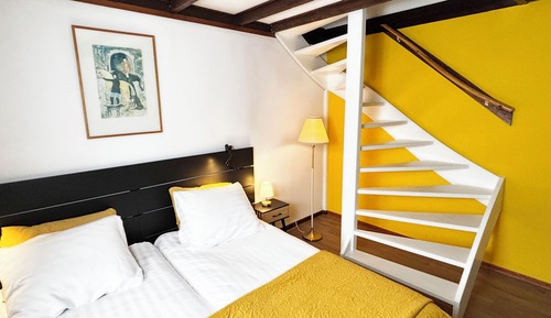 Habitación Confort doble, vistas al patio (stairs only)