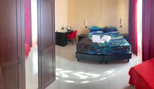 Habitación familiar con 2 camas individuales, balcón, vistas al mar