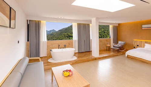 Habitación cuádruple Premier, vistas a la montaña
