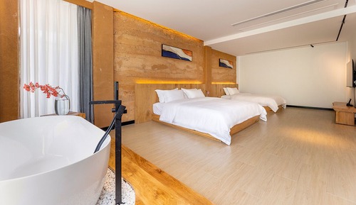 Habitación triple Elite, vistas a la montaña