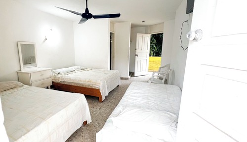 Habitación cuádruple básica, balcón, vistas a la piscina