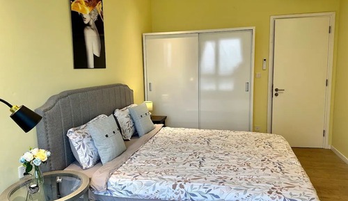 Apartamento básico, balcón, vistas a la ciudad