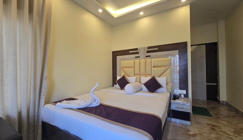 Queen Room with Balcony