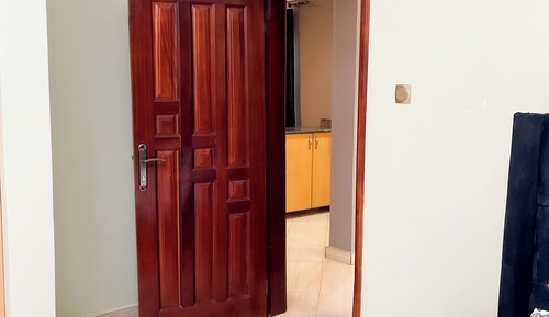 Apartamento clásico, balcón, vistas a la ciudad