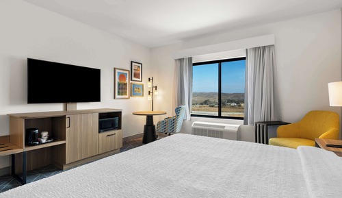 Habitación, 1 cama de matrimonio grande, accesible para personas con discapacidad, bañera