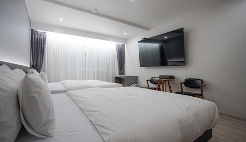 Family Twin Room