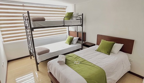 Habitación triple Deluxe, vistas a la ciudad