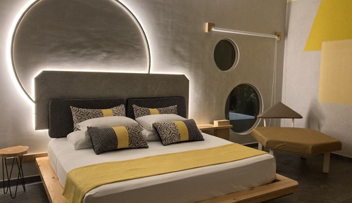 Apartamento superior, baño privado, vistas a la piscina (Luxe)