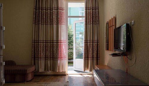 Habitación estándar con 2 camas individuales, balcón, vistas al jardín