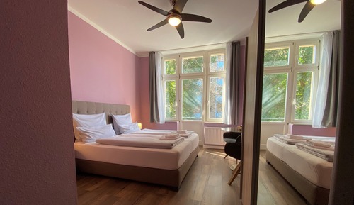 Double Room, 1 King Bed, Private Bathroom, City View