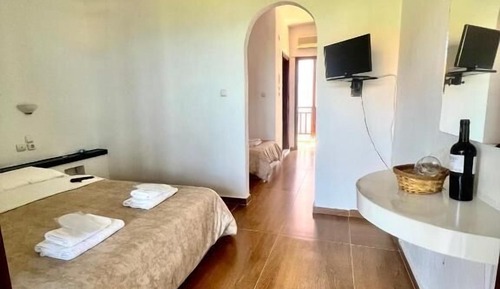 Habitación cuádruple clásica, balcón, vistas a la playa