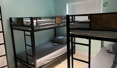 Dormitorio compartido económico
