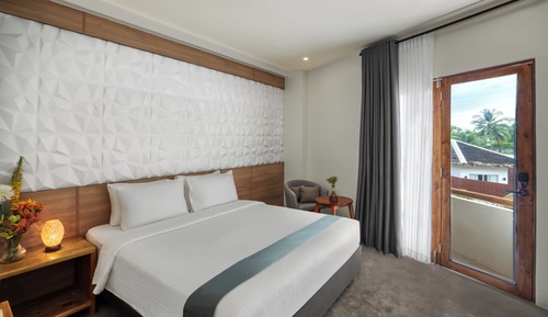 Habitación triple Deluxe, acceso a la piscina