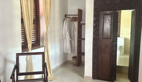 Habitación Confort doble, baño privado, vistas al jardín