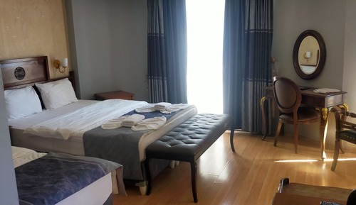 Deluxe Room, City View