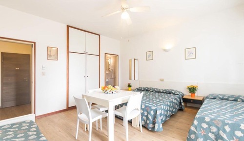 Apartamento, varias habitaciones, balcón