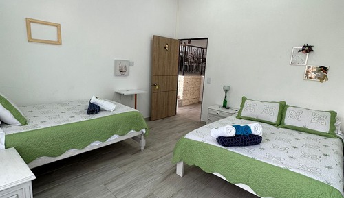Habitación triple estándar, balcón, vistas a la montaña