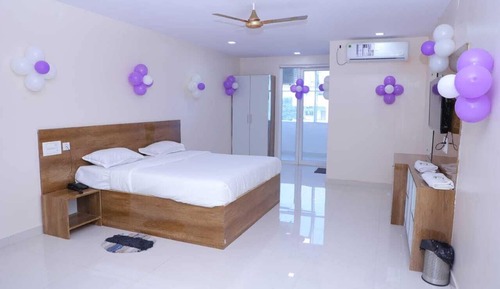 Habitación familiar doble, 1 cama de matrimonio grande, balcón, vistas a la ciudad