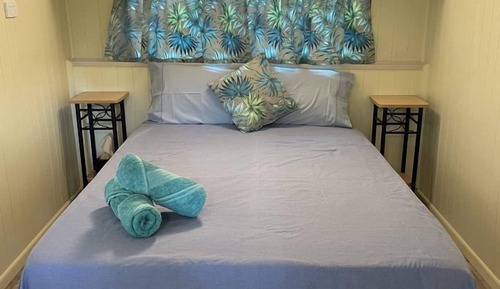 Casa móvil básica, microondas, vistas al jardín