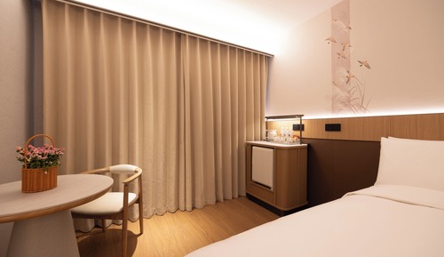Habitación triple estándar, vistas a la ciudad