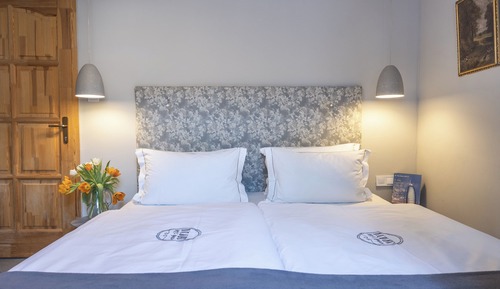 Habitación estándar con 1 cama doble o 2 individuales