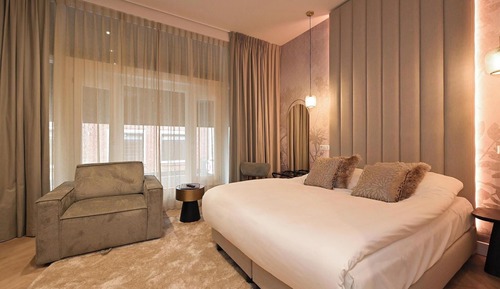 Luxury Suite