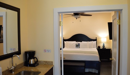 Suite superior, 1 cama de matrimonio grande, vistas al patio, planta baja