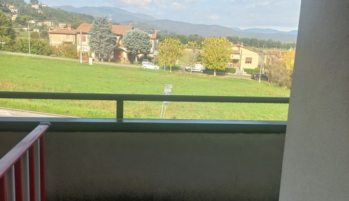 Single Room, Mountain View