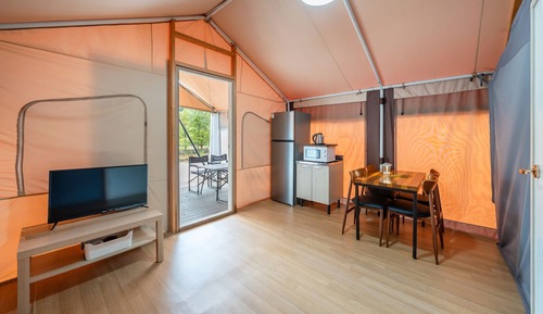 Habitación básica, 1 habitación (Glamping Jumbo1(Pet/Private BBQ))