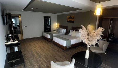 Suite superior, 2 camas de matrimonio, balcón
