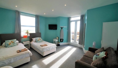 Habitación básica, balcón, vistas al mar