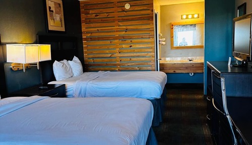 Habitación económica doble, 2 camas de matrimonio, no fumadores, vistas a la montaña