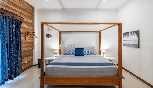 Habitación estándar, 1 cama de matrimonio grande, balcón, vistas a la piscina